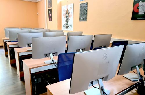 Počítačové učebny a vybavení